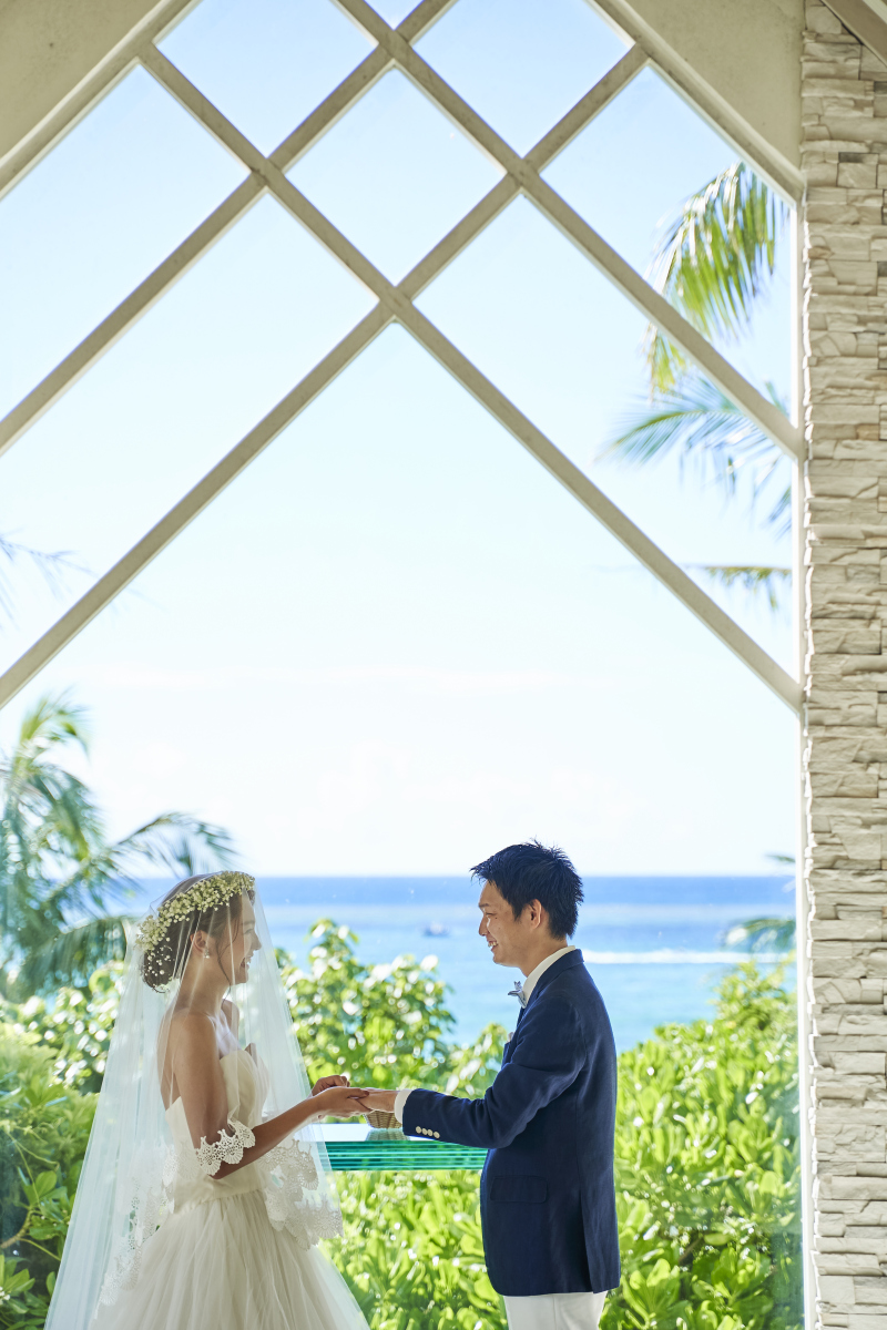 チャペルの外には海が広がる、絶景チャペル!