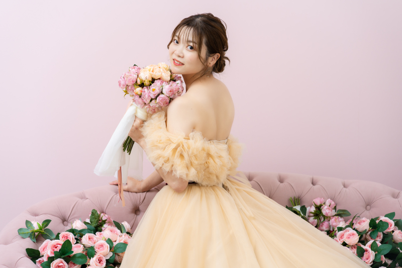 新作のドレスが入るとみんなでどんなヘアメイク、スタイリングがかわいいかな？と意見を出し合ってお客様にご提案できるよう準備しています♪こちらはスタッフが私にあわせてスタイリングをしてくれたお気に入り。