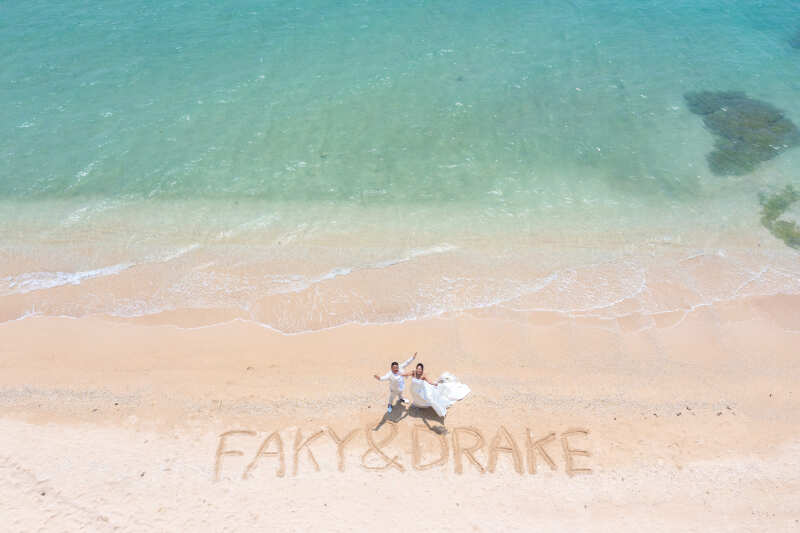 ドローンフォト＆ドレス2着付き！データ増量中の7大特典ビーチフォトプラン