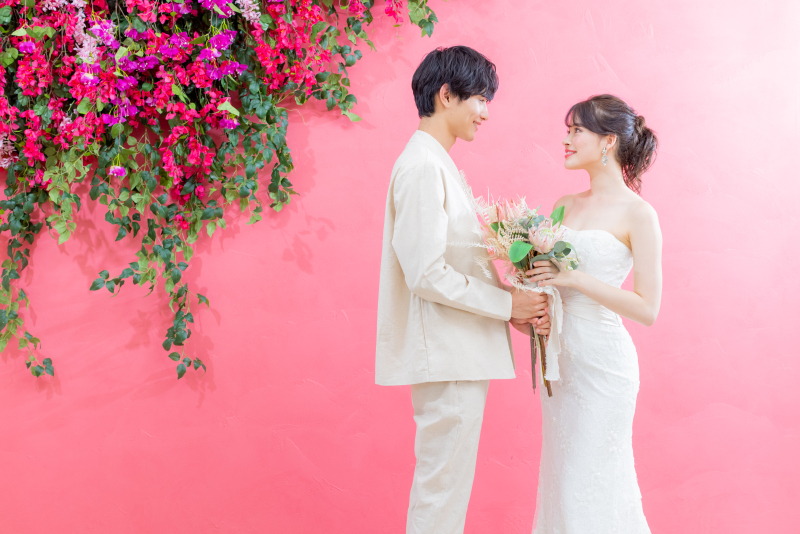 今だけドレス2着&アクセや新郎ヘアメイク特典も！スタジオ3シーンプラン【10月末の成約で7大特典プレゼント！】