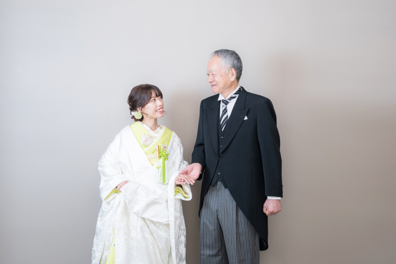 MaiBRIDE天白_両親の衣装がある