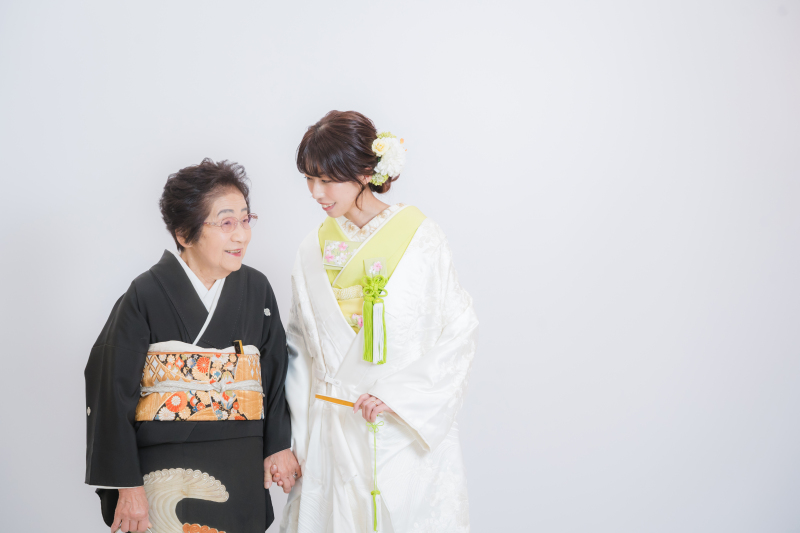 MaiBRIDE天白_両親の衣装がある