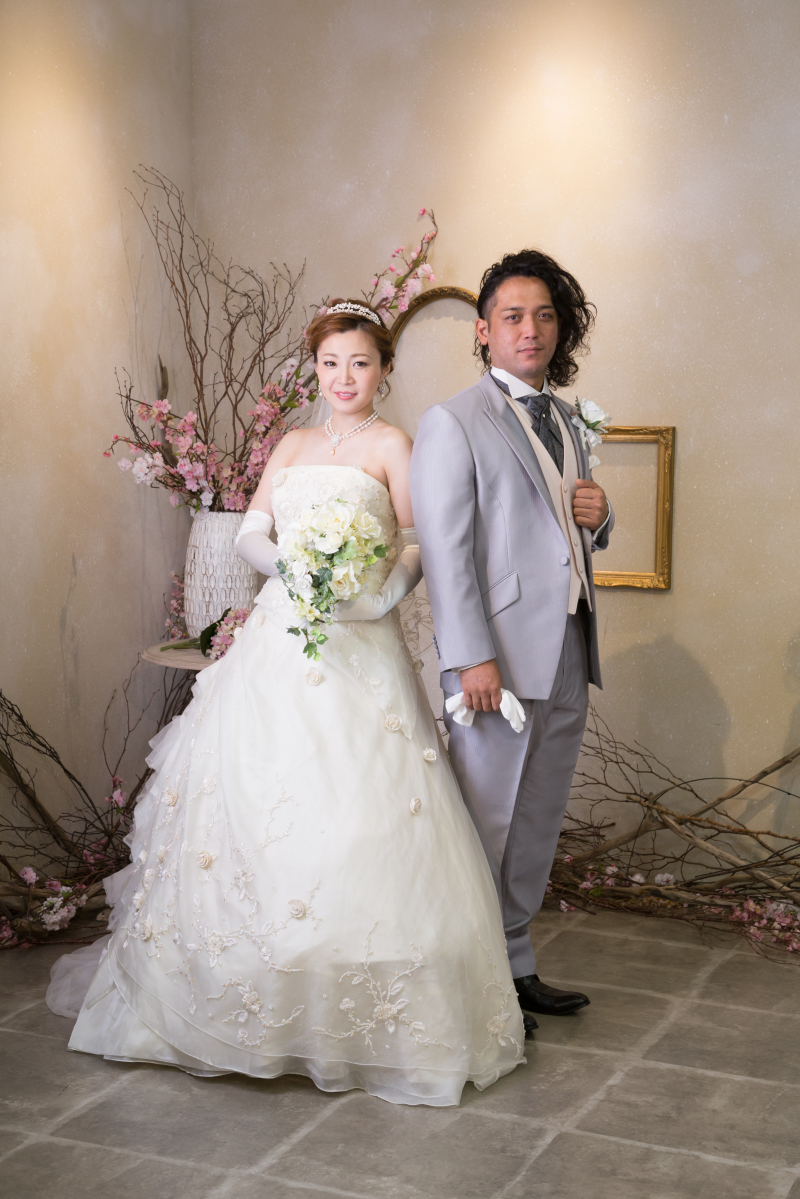 お腹が出ていない風にも