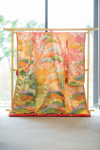 鳥居ユキ　ピンク重ね仕立て波頭に松竹梅