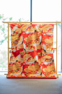 朱地雲取り扇面に鶴