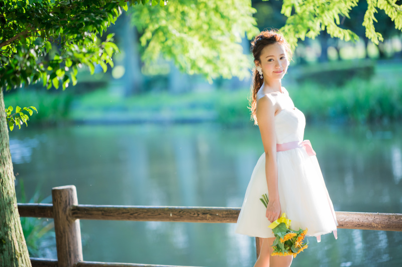 公園の池も背景に！