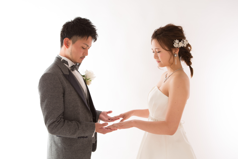 手を取り合って・・