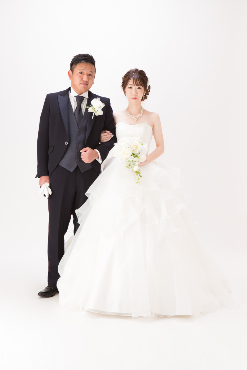 スタジオでかっちりポーズ!