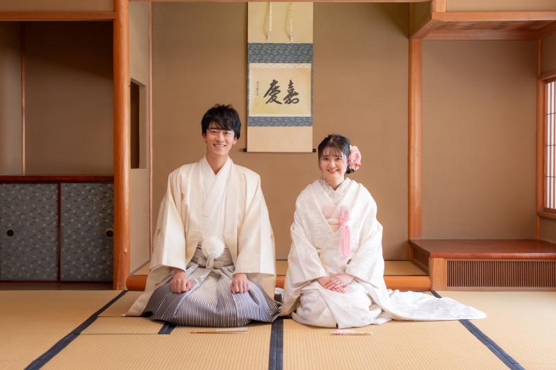 和室で正座ショット☆