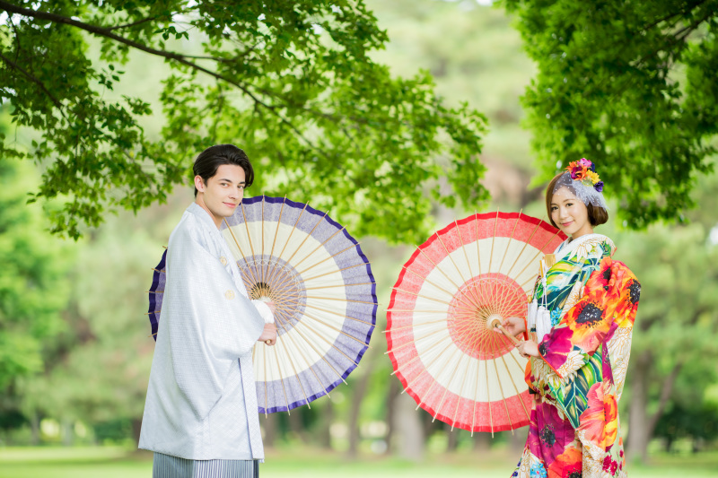 傘を使って華やかに