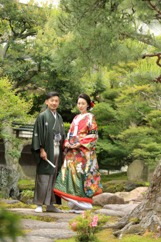 一宮店近くの庭園にてロケーション撮影♪