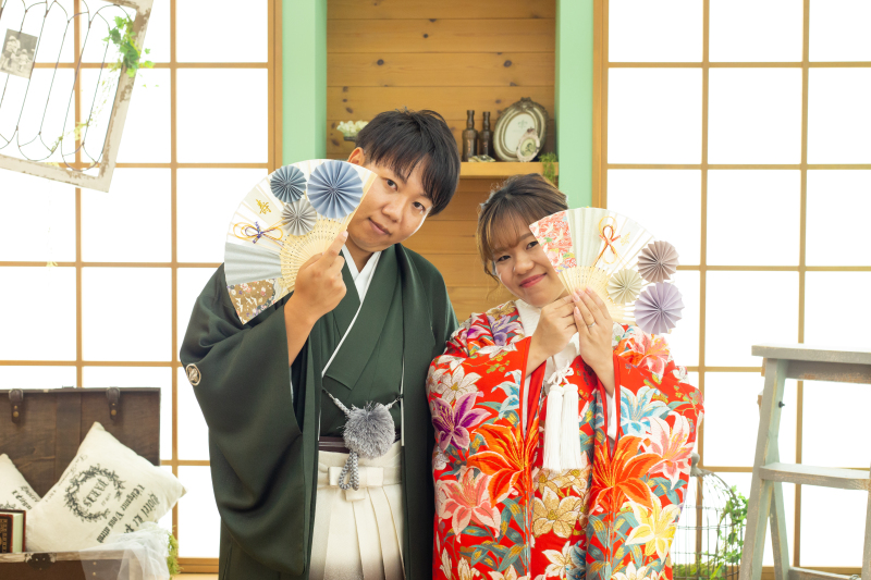 扇子からチラッ