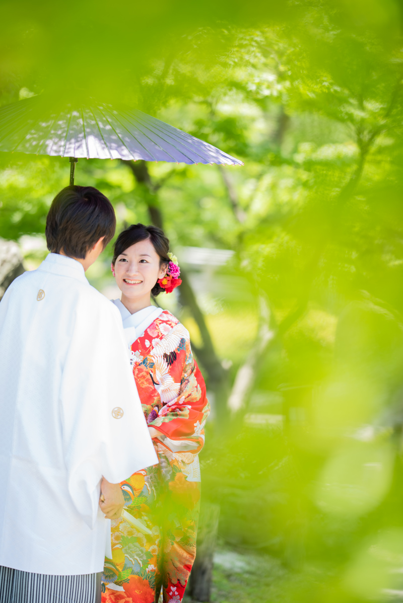 葉っぱの影から♡