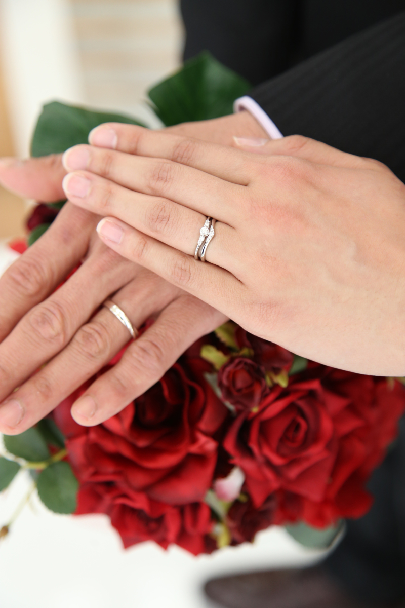 キラリと輝くエンゲージリング&マリッジリング