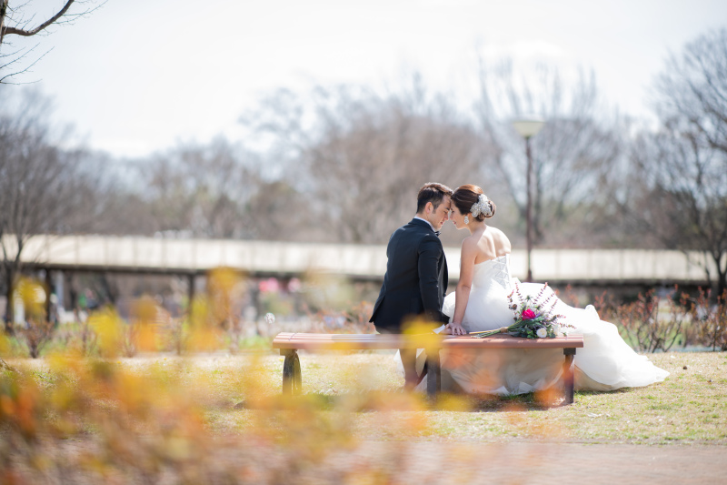 ベンチに座って