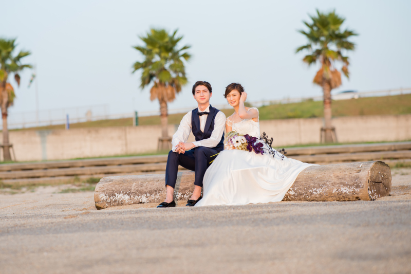 ビーチ撮影ならではの流木もこんなにおしゃれ！