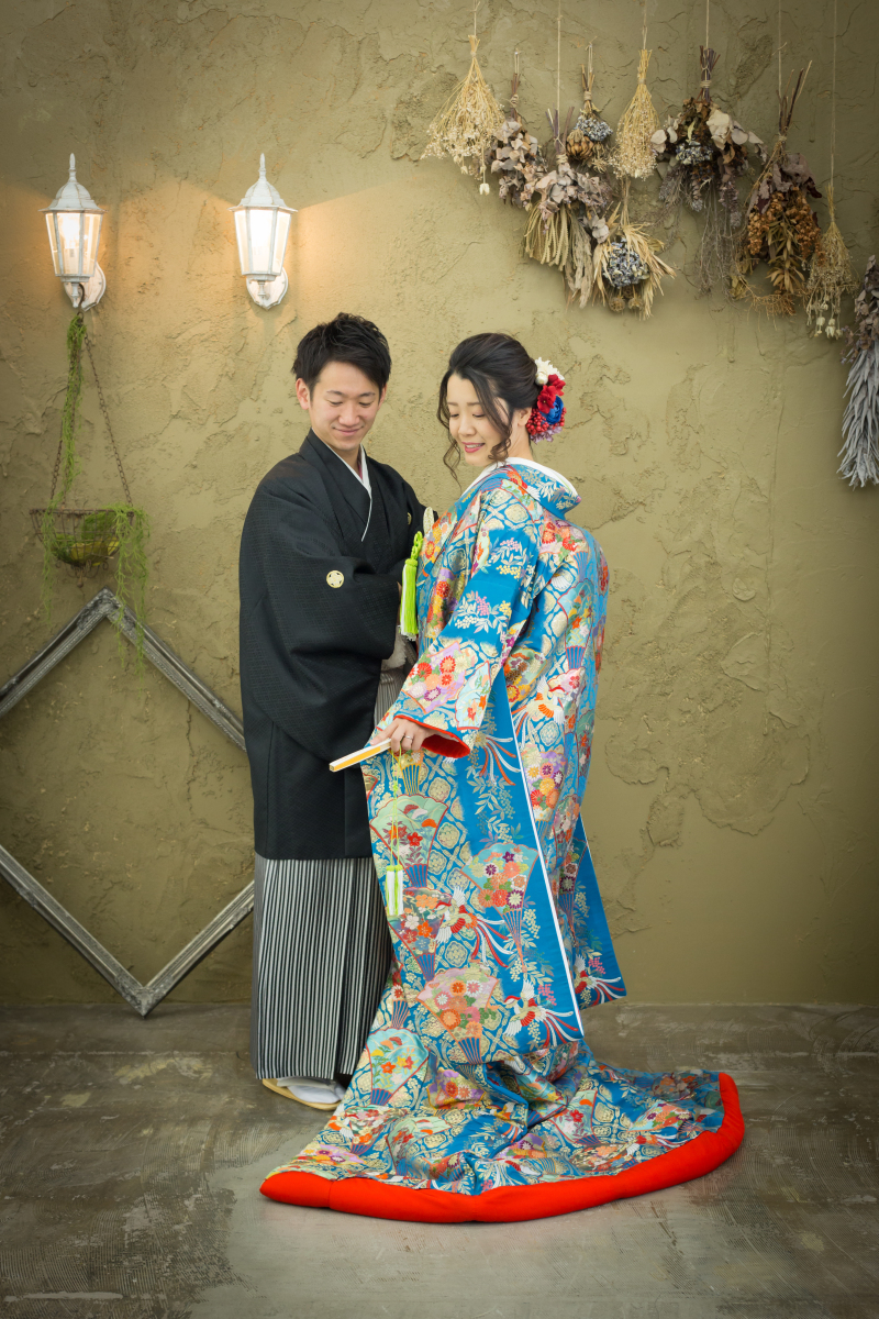 豪華絢爛なブルーの色打掛