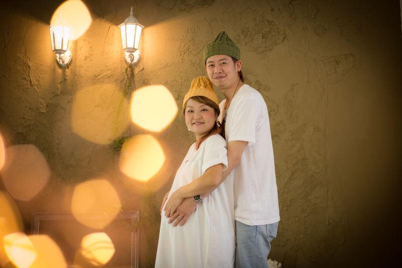 神秘的な初めての家族写真。