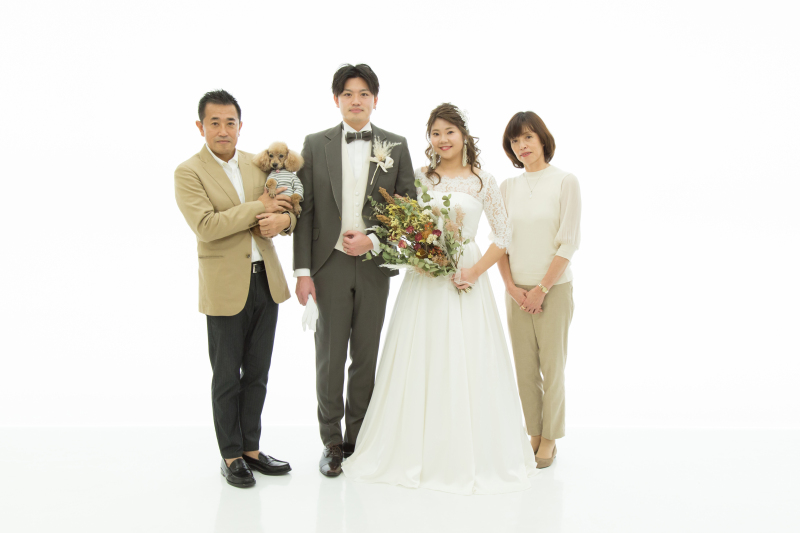 【アルバム3冊+全カットデータ付!】冷暖房完備のスタジオ洋装撮影!ご家族撮影&見学大歓迎プラン