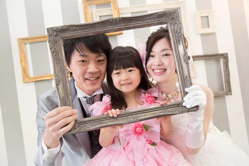お子様も一緒に!家族みんなでブライダル撮影プラン