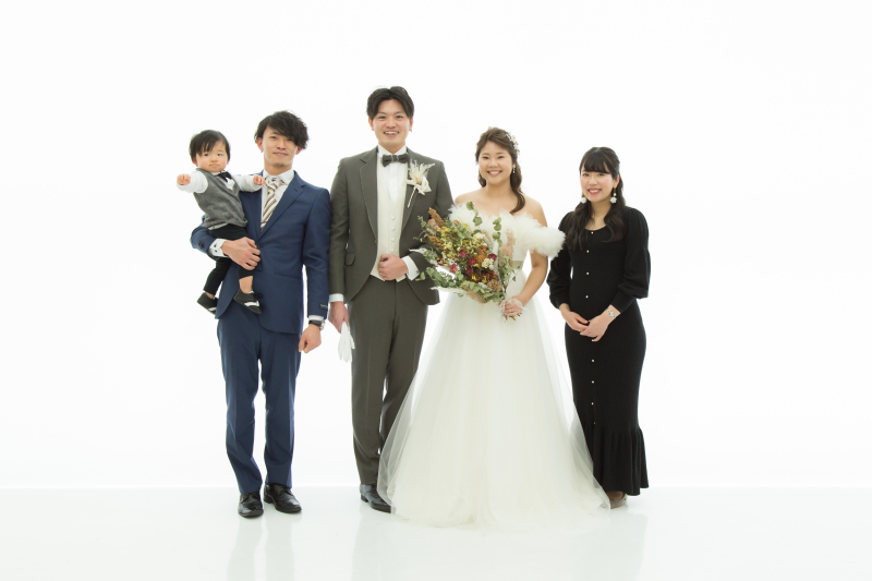 【アルバム3冊+全カットデータ付!】冷暖房完備のスタジオ洋装撮影!ご家族撮影&見学大歓迎プラン