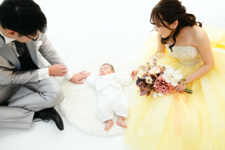  スタジオ　洋装家族撮影