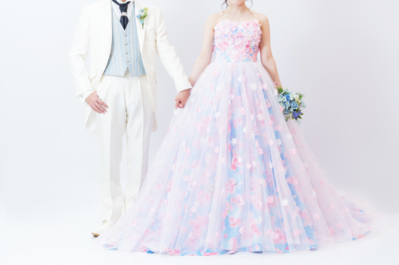 気に入った衣裳を事前に無料でキープできます