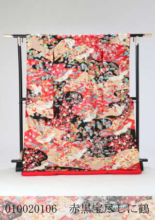 赤黒宝尽しに鶴　