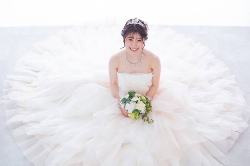 ドレスを広げて