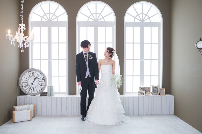 大きな窓の背景