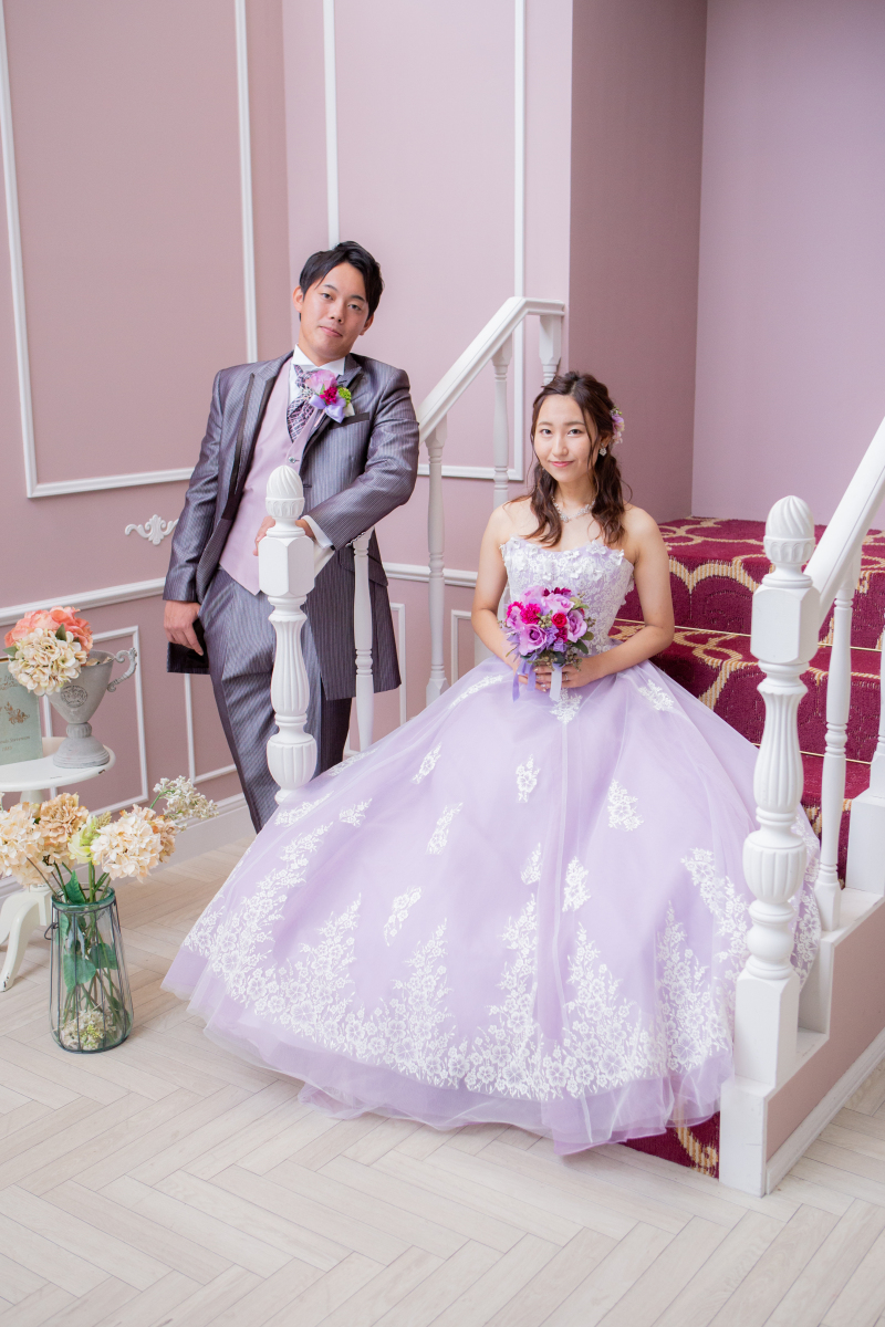 階段に座ってお姫様みたに♡