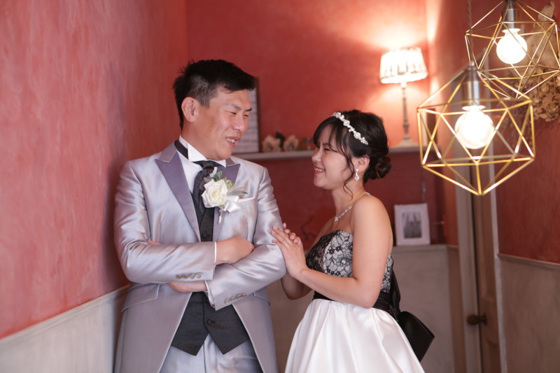 見つめ合って…