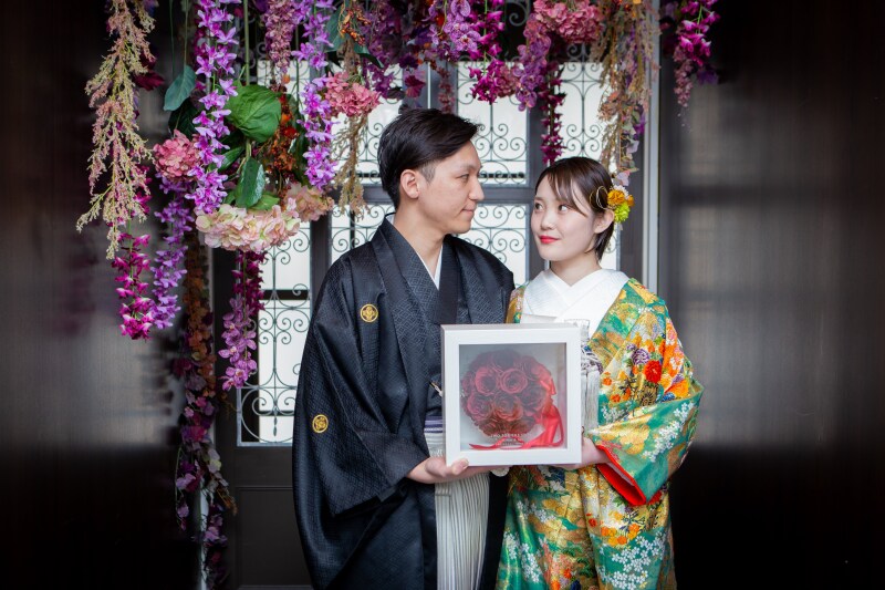 記念の品をもって