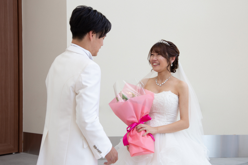 新郎様から花束のプレゼント♡