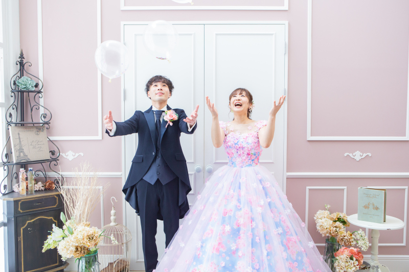 洋装フォト♡風船でお遊びショット
