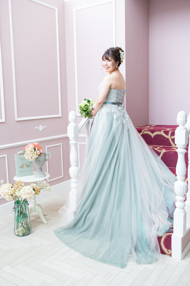 新婦様の綺麗なバックスタイルショット