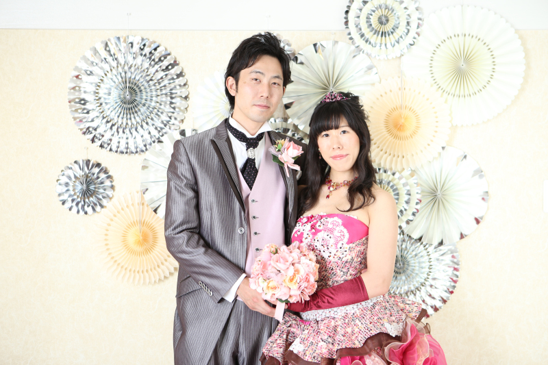 スタジオではカラードレスで撮影♪