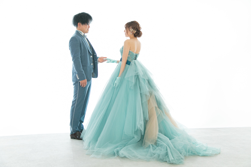 ドレスの後ろ姿も…♡