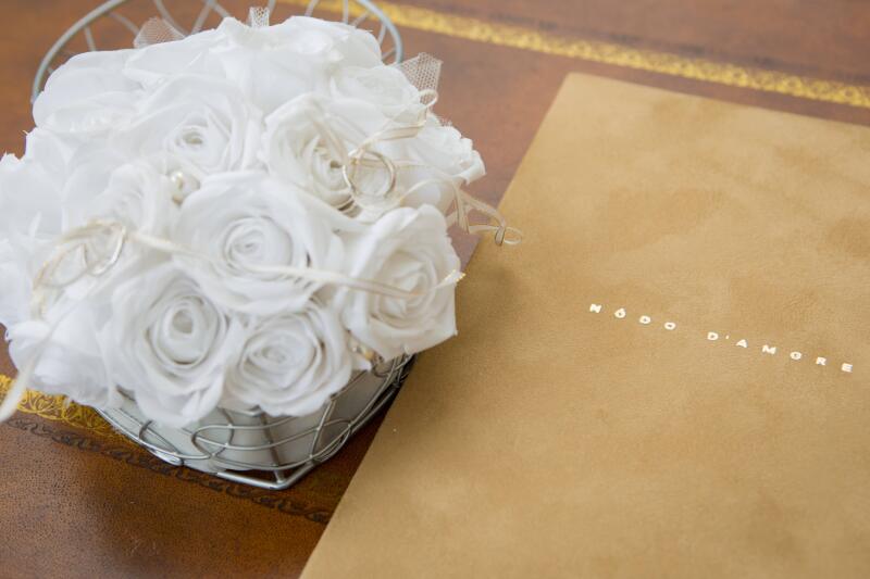リングピローと結婚証明書