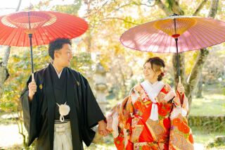 【まだ間に合う！11月末〜12月上旬撮影限定】深紅と黄金に彩られた和装紅葉ロケーション撮影
