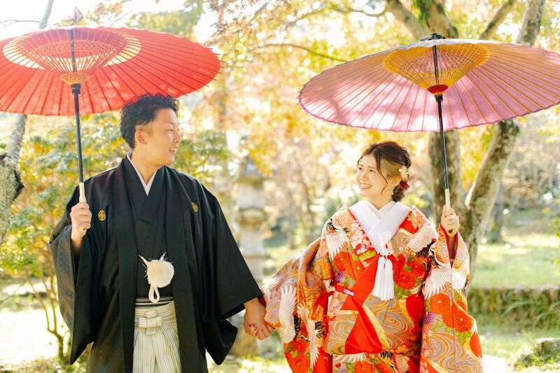 【まだ間に合う!11月末〜12月上旬撮影限定】深紅と黄金に彩られた和装紅葉ロケーション撮影