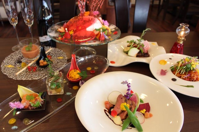 【会食付きフォト婚&reg;プラン】チャペル撮影の後お二人でも・ご家族様と一緒にも会食もできるプラン