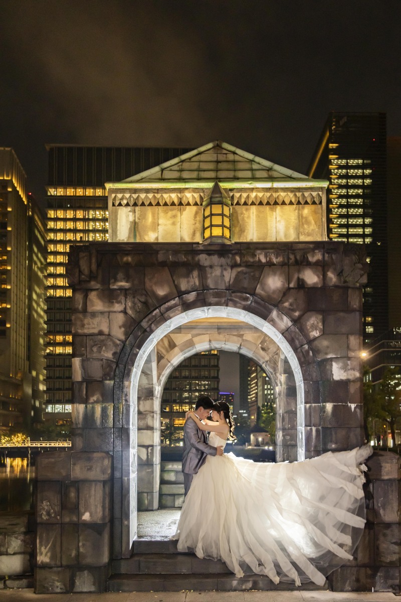 光に包まれる、象徴的な一瞬