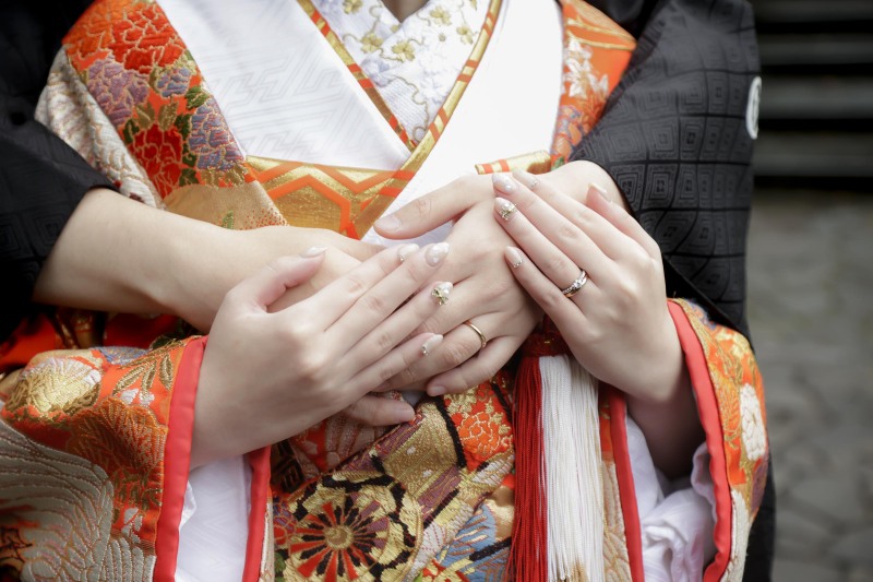 後ろからそっと