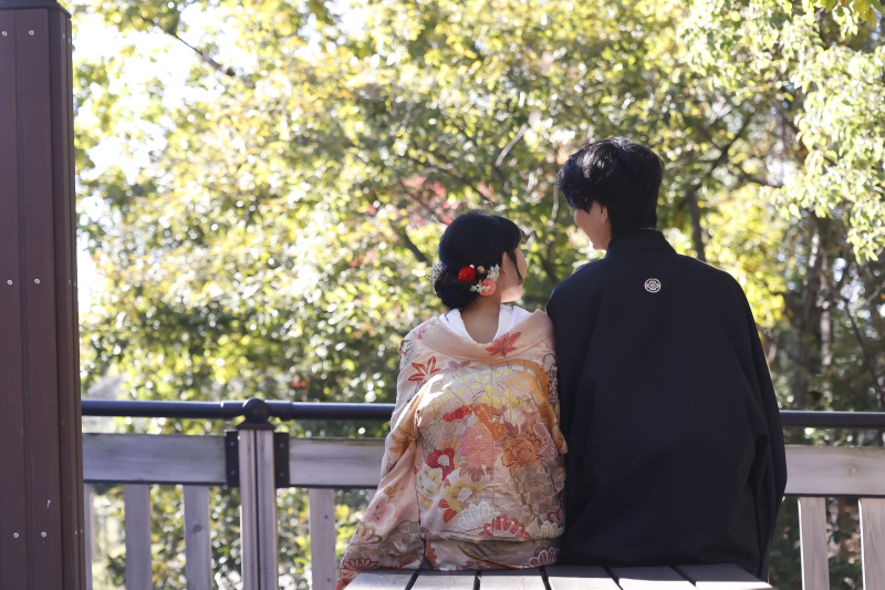 見つめ合って