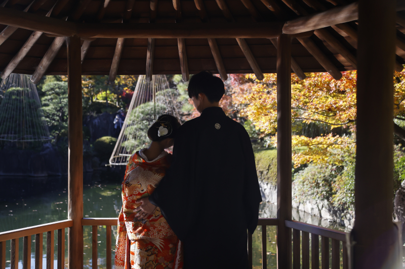 体を寄せ合って