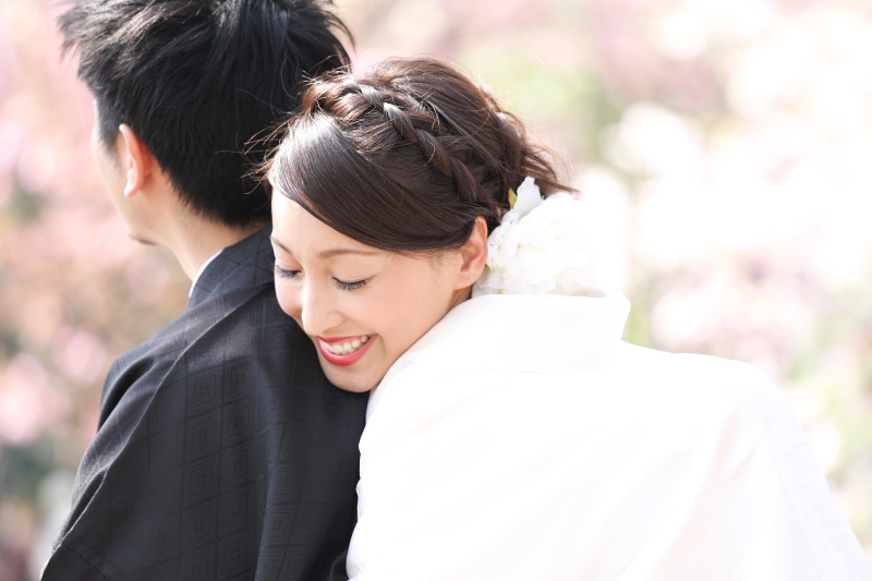 後からぎゅっと