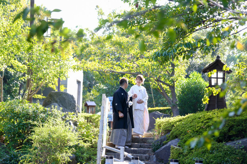【和装ロケ&洋装ナイトロケ撮影プラン】スタジオ撮影のオマケ付き  (和装は白無垢・色打掛の2着&洋装ドレス1着)