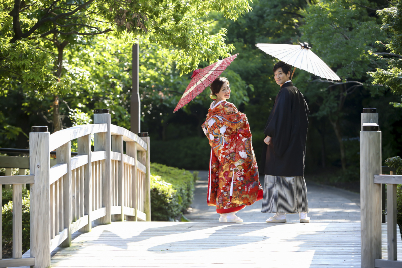 【和装ロケ&洋装ナイトロケ撮影プラン】スタジオ撮影のオマケ付き  (和装は白無垢・色打掛の2着&洋装ドレス1着)