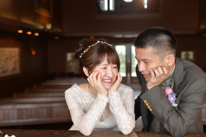 見つめあって…